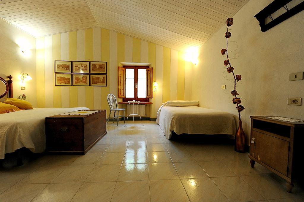 Mancino Bed and Breakfast Poggibonsi Δωμάτιο φωτογραφία